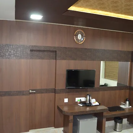 R K Palace Hotel